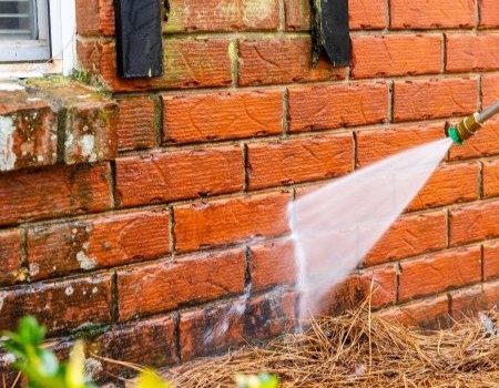 How Pressure Washing Helps Prevent Mold & Mildew in Florida’s Humid Weather